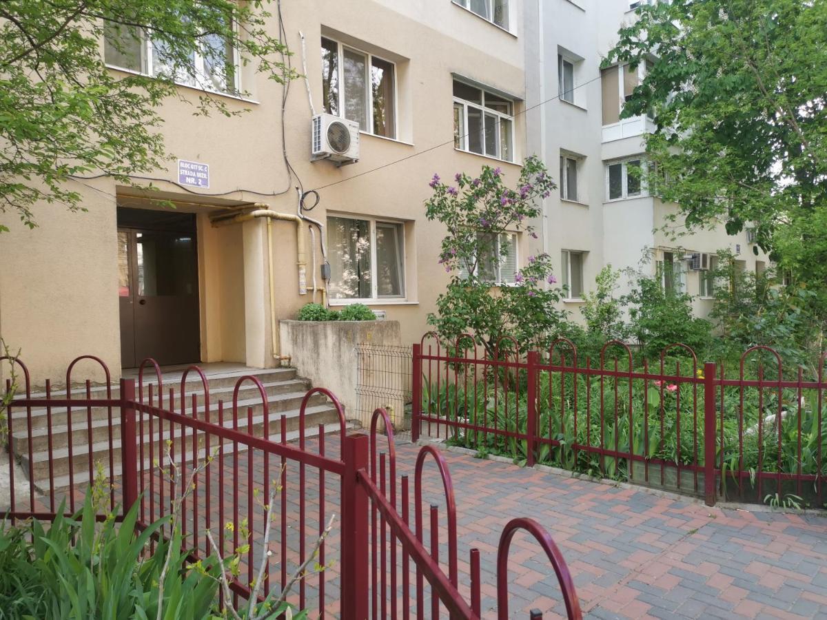 Awesome Apartment Bukarest Kültér fotó
